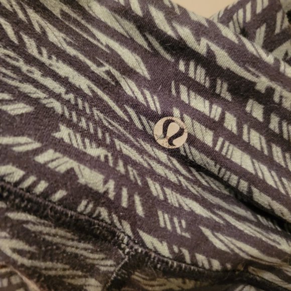 Grey Striped Lululemon Size 8  Wunder Under Pants - Picture 2 of 3